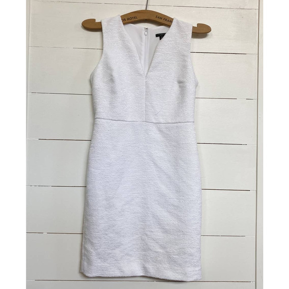 Ann Taylor Dresses & Skirts - Ann Taylor Petites Elegant White Textured Split V-neck Sleeveless Career Dress